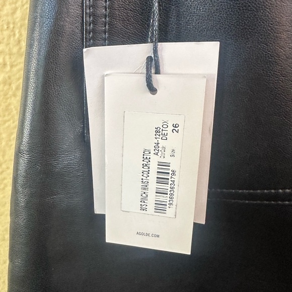 NWT! AGOLDE "90's Pinch Waist" Detox Black Recycled Leather Pants Size 26 - Picture 8 of 11